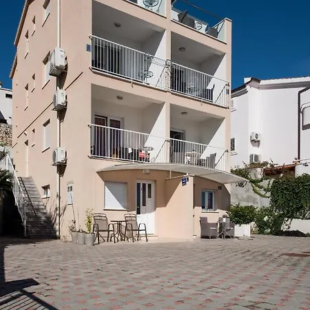 Amneris Apartman *