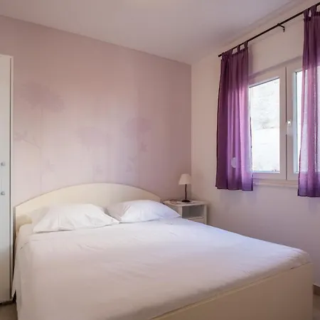 Amneris Apartman *