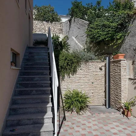 Amneris Διαμέρισμα Τρογκίρ