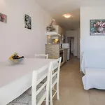 Apartment Amneris Trogir