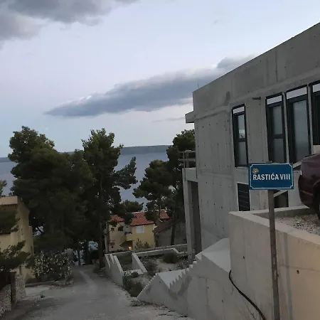 Amneris Apartment *